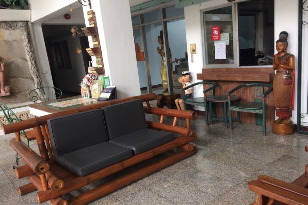 Baankhunmae Apartment Bangkok Bagian luar foto