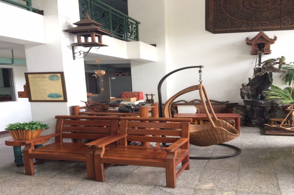 Baankhunmae Apartment Bangkok Bagian luar foto