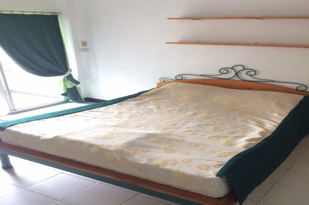 Baankhunmae Apartment Bangkok Bagian luar foto