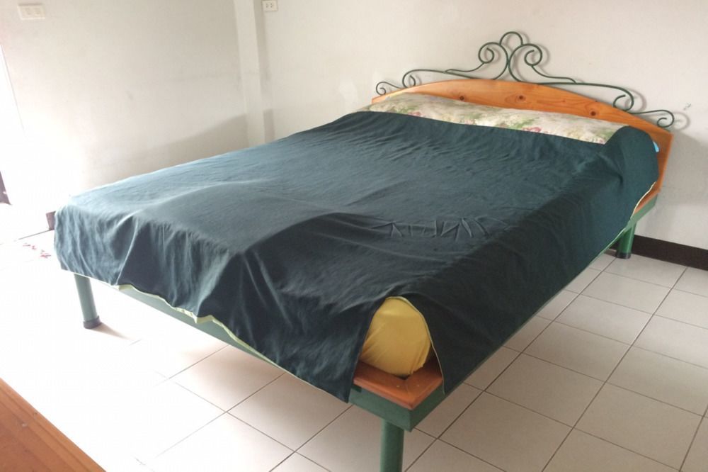 Baankhunmae Apartment Bangkok Bagian luar foto
