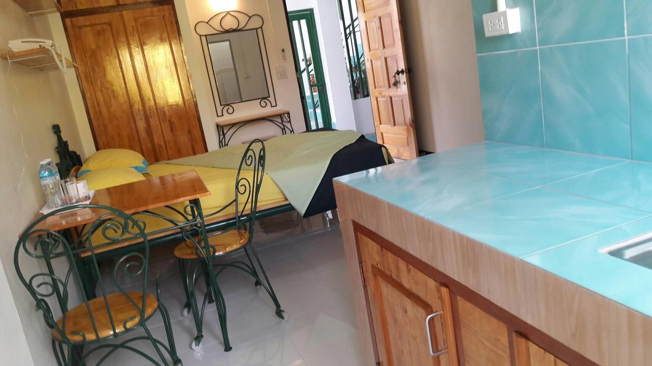 Baankhunmae Apartment Bangkok Bagian luar foto